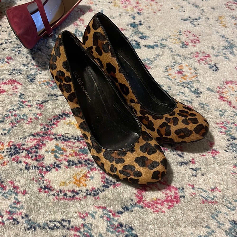 BCBGeneration size 7 wedge